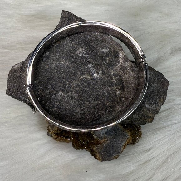 Vintage Hayward Sterling Silver Rose Floral Etched Hinged Bangle Safety Chain Ro - Picture 3 of 7